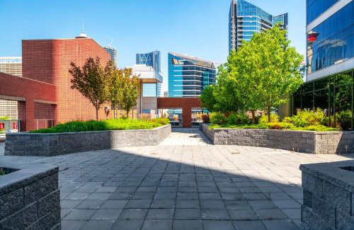 Victoria Park Apartment | Stylish Downtown Condos by GLOBALSTAY