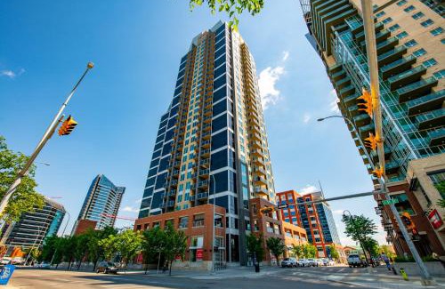 Victoria Park Apartment | Stylish Downtown Condos by GLOBALSTAY