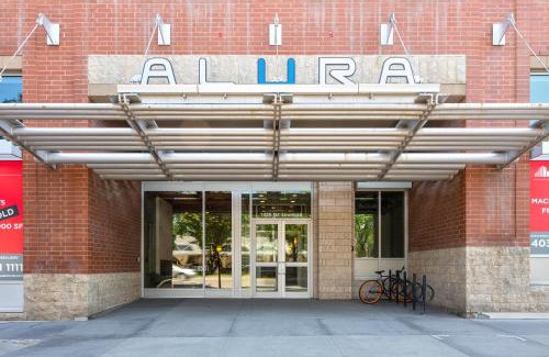 Victoria Park Apartment | Stylish Downtown Condos by GLOBALSTAY