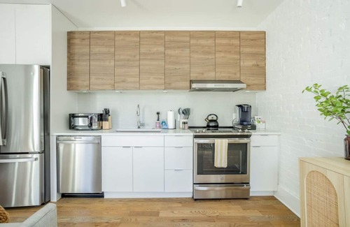 Central Business District Condo | Stylish Dtwn Condo w/King Bed by Kroger, Restaurants + Parking