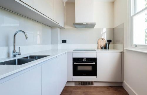 Earl's Court Apartment | Stylish Earl’s Court City Retreat