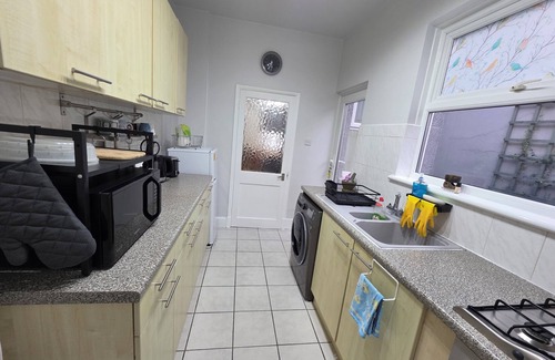 Forest Gate Apartment | Stylish East London Stay | 2-Bed in Forest Gate