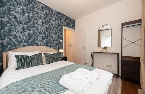 Charlton Apartment | Stylish & Elegant 2-BR Flat In Greenwich London