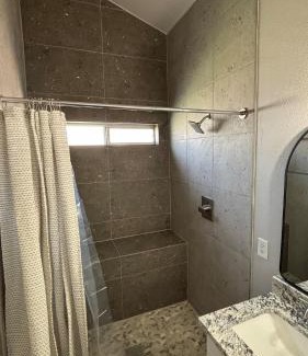 Biggs Field Apartment | Stylish Escape 3BDRM with fireplace