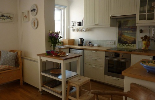 Gulval House | Stylish family friendly Cottage, near Penzance & Coast, with parking & garden
