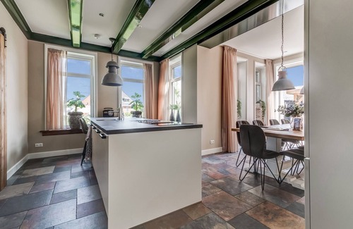 Kootstertille House | Stylish Farmhouse with Spa Tub