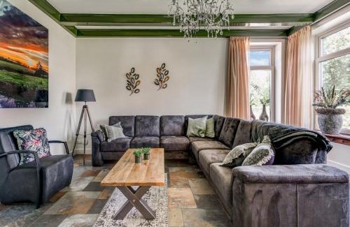Kootstertille House | Stylish Farmhouse with Spa Tub