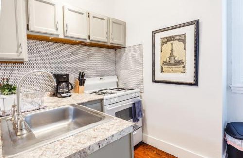 Mount Auburn Apartment | Stylish Flat in Walkable Downtown w Parking