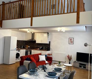 Burslem Apartment | Stylish flat near Alton Towers