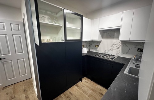 St. Helen's Apartment | Stylish Flat w/Garden in Notting Hill