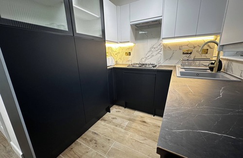 St. Helen's Apartment | Stylish Flat w/Garden in Notting Hill