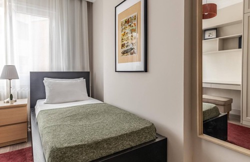 Caddebostan Mahallesi Apartment | Stylish Flat with Balcony 4 min to Bagdat Avenue
