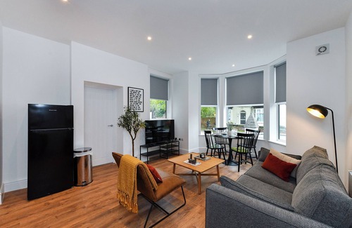 Beeston Apartment | Stylish Flat with En-Suites Near Nature & Amenities