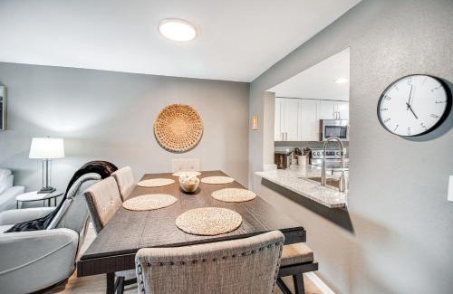 Iona Apartment | Stylish Fort Myers Condo about 2 Mi to Beaches!