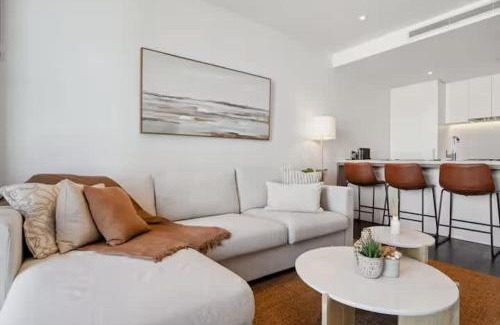 Fortitude Valley Apartment | Stylish Fortitude Valley Accommodation Sleeps 6 Resort Amenities