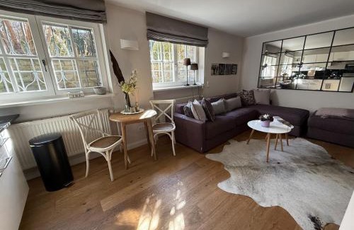 Herzogpark Apartment | Stylish Garden Apartment in Central Munich