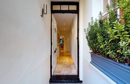 Courtfield Apartment | Stylish garden flat in prime South Kensington, SW7