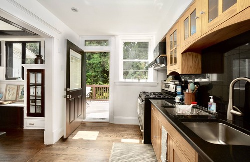 Shadyside House | Stylish Historic Retreat Near Downtown Pittsburgh!