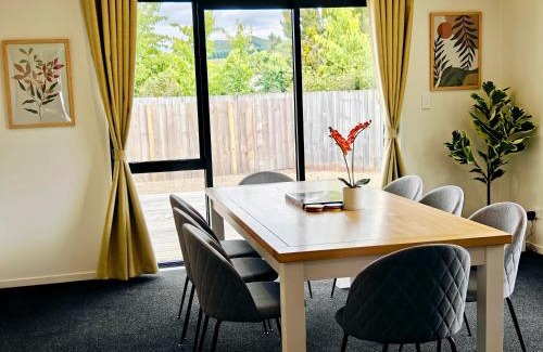 Pukehangi House | Stylish Home Away from Home