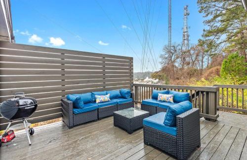 North Druid Hills Apartment | Stylish home by Emory TV in all 4 bedrooms