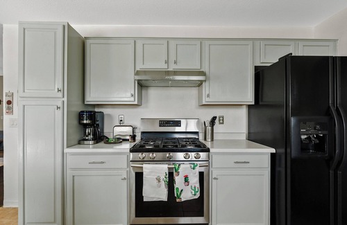 Gilbert Ranch House | Stylish Home in Prime Gilbert-walking to San Tan Village