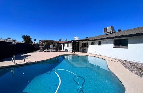 Evergreen House | Stylish home in the heart of Tempe w/private pool