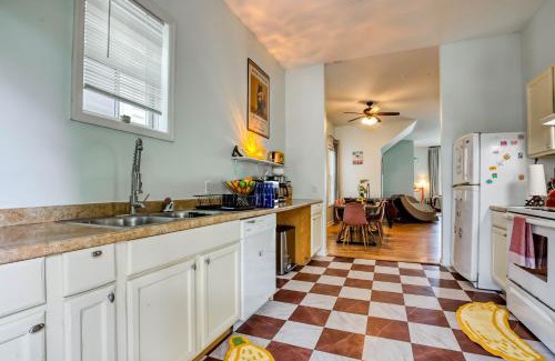 Metropolitan House | Stylish Home Near DT & River St - 2 King Beds - Massage Chair - Games