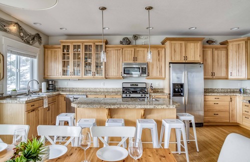 Logsden House | Stylish Home Near Beach has Ocean View Fireplace Suites, Fenced Yard, Fire Pit!
