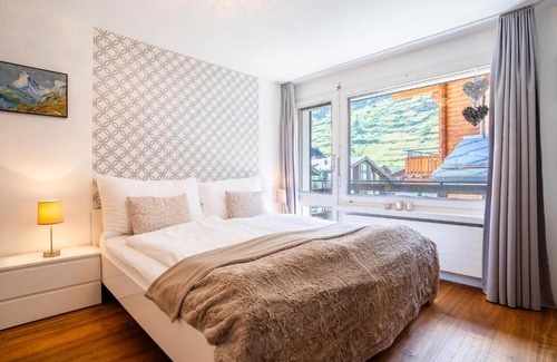 Zermatt Apartment | Stylish home with Matterhorn view in the center