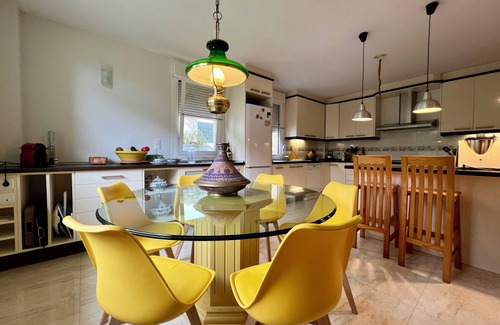 San Vicente de la Barquera Villa | Stylish Host San Vicente de la Barquera, villa with sea views