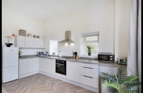 Royal Tunbridge Wells Apartment | Stylish large 1-Bed Apartment in Tunbridge Wells