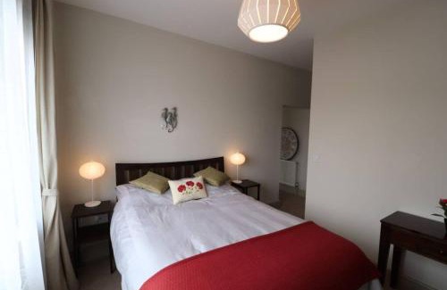 Hammersmith Apartment | Stylish light-filled 1 Bedroom Flat In Hammersmith