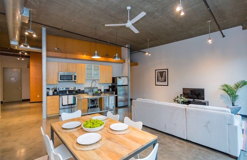 The Gulch Apartment | Stylish Loft 0.7 Miles From Downtown!