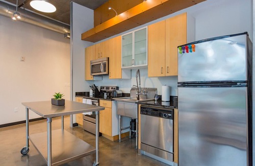 The Gulch Apartment | Stylish Loft 0.7 Miles From Downtown!