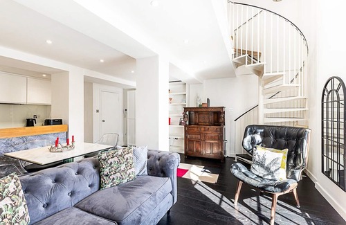 Riverside Apartment | Stylish London Flat with River Views & Top Location