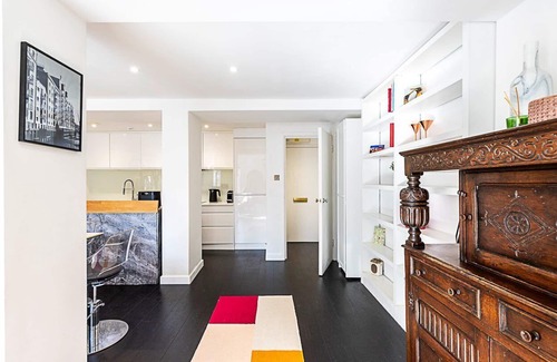 Riverside Apartment | Stylish London Flat with River Views & Top Location