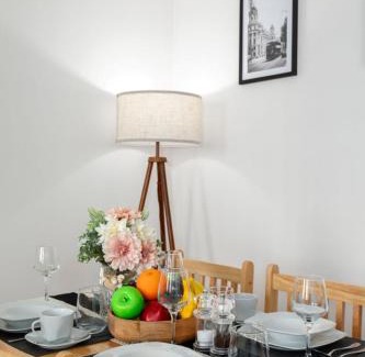 Weavers Apartment | Stylish London Shoreditch Brick Lane Apartment Sleeps 4 with Balcony