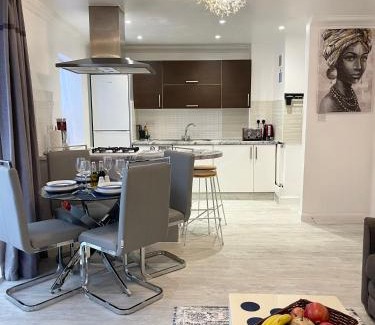 Alibon Apartment | Stylish Madison Apartment