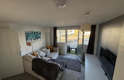 Portishead Apartment | Stylish Marina Apartment with Stunning Views