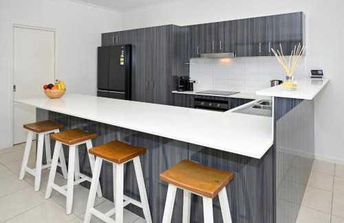 Maroochydore House | Stylish Maroochydore Delight - 3 bed, 2 bath