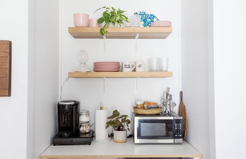 North Charleston Apartment | Stylish Midcentury Studio in Trendy Park Circle