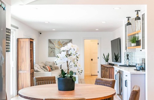 East San Jose House | Stylish model home in San Jose. Close to SJC, shops, restaurants, freeway.