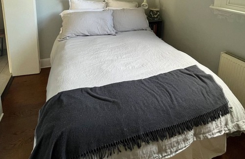 Shacklewell Apartment | Stylish & Modern 1BD Flat with Balcony - Dalston