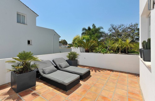 Guadalmina House | Stylish Modern 4 bedroom/4 bathroom villa near the beach in Guadalmina