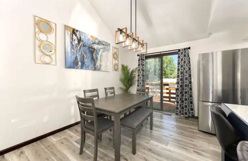 Overland Park House | Stylish modern 4/3 family home in Overland Park