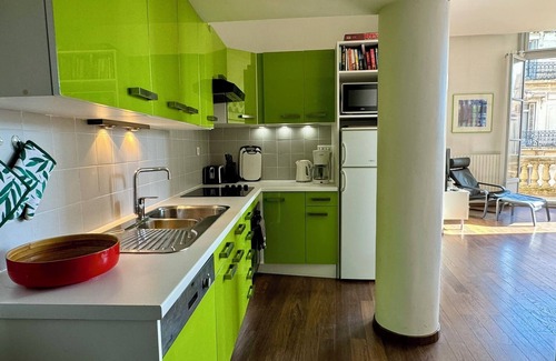 Ecusson Apartment | Stylish, modern apartment in the historic centre of Montpellier.