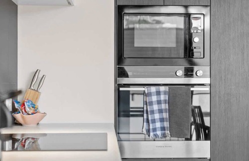 Braddon Apartment | Stylish Modern Apartment in Braddon
