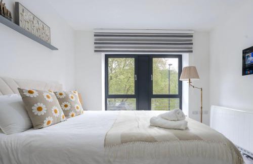 Whitechapel Apartment | Stylish Modern Apartment by Aldgate East Station 4
