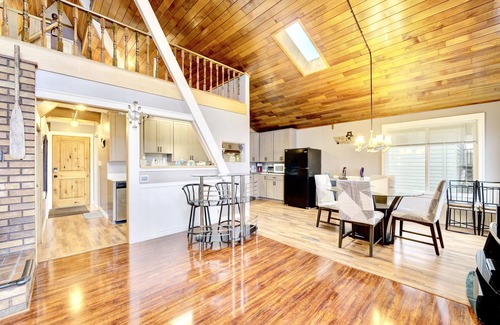Camano Island Cabin | Stylish & Modern Cabin Retreat on Puget Sound!
