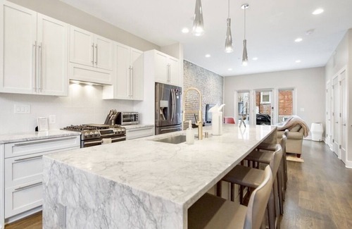 Logan Circle Apartment | Stylish & Modern DC Getaway Near Logan Circle!
